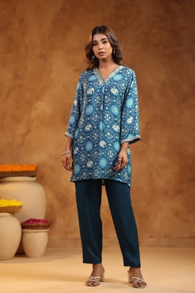 Dola silk Patola print coord set with handwork on the neckline-3XL