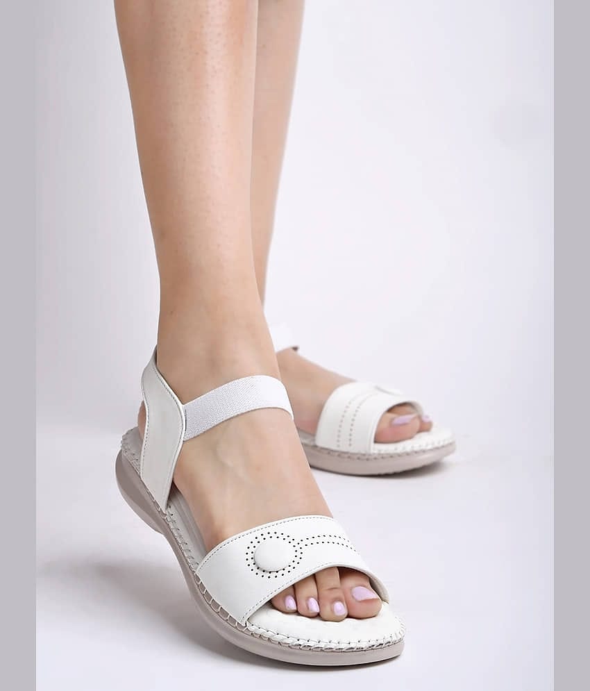 Shoetopia White Women's Flats