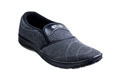 Titas Gents Black Canvas Shoe-Black / 10