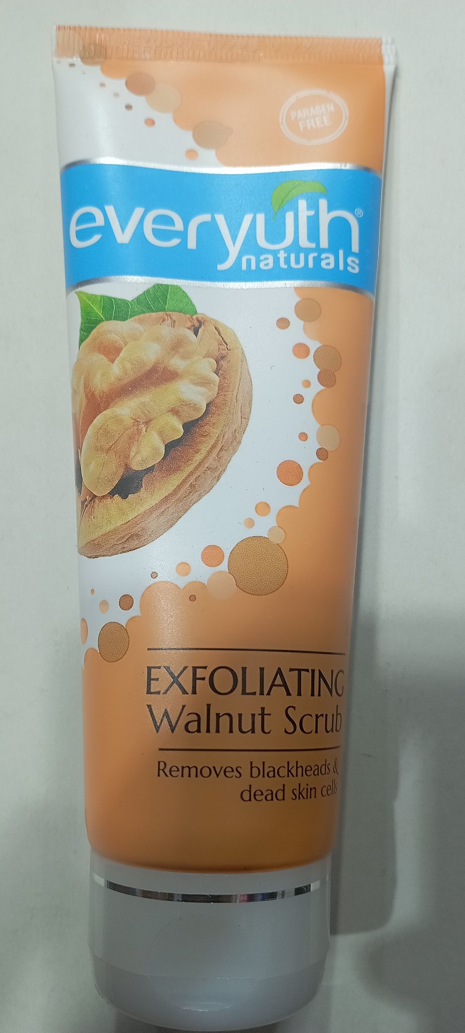 Everyuth naturals exfoliating walnut scrub removes blackhead & dead skin cells 50 g