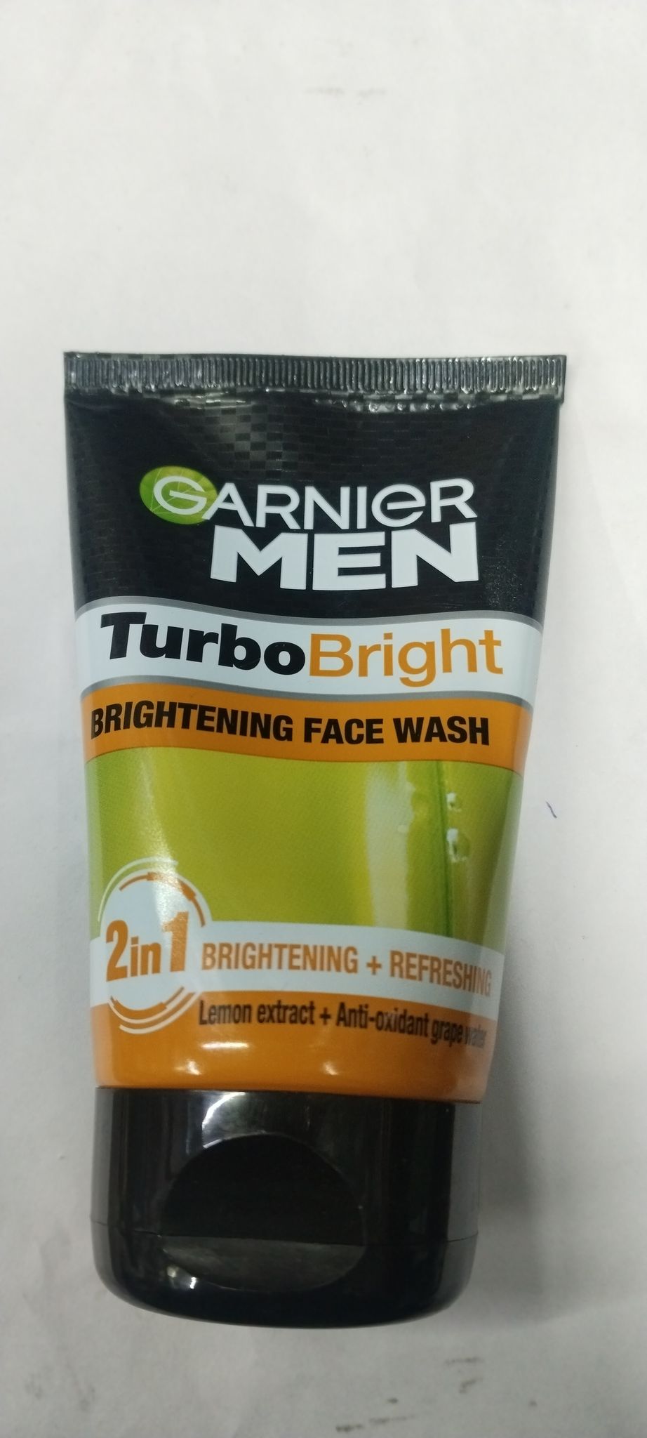  Garnier Men Turbo bright Brightening face wash 2in Brightening+refreshing 