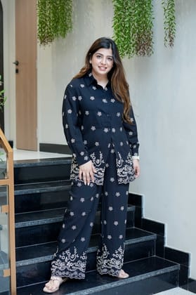 Hilton Cotton Schiffli Cord Set-Black / Fits till Large