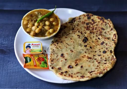 Amritsari Kulcha Chole [250 G] With 2 Kulcha