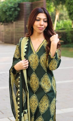 Cotton Kale Geometric Mughal Print Suit with Cotton Printed Dupatta-XXS