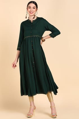 Women Green Yoke Design Flared Sleeves Thread Work Anarkali Kurta VCK8552