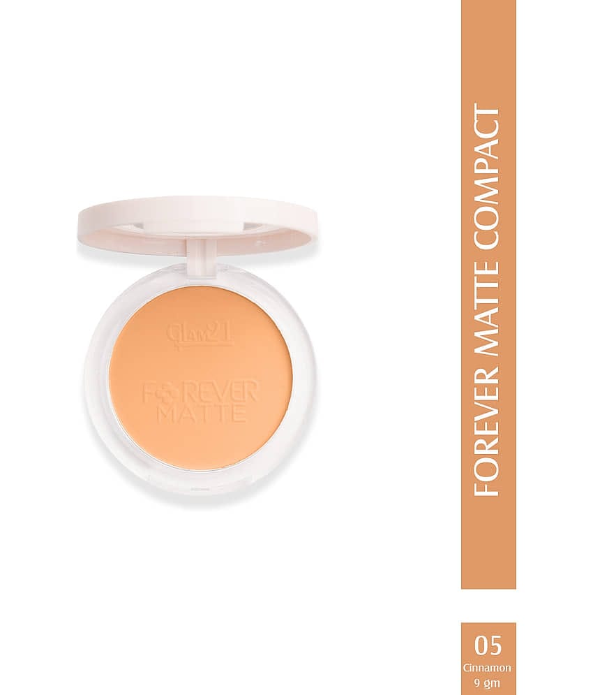 Glam21 Forever Matte Compact , Evens Out Complexion , Hides Imperfections Light Beige 9gm