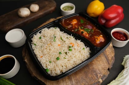 Chicken In Schezwan Sauce With Veg Hakka Noodles/Veg Fried Rice