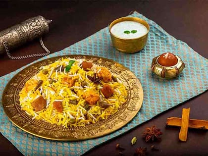 Paneer Subz Biryani (Paneer Dum And Veg Biryani)