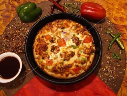 Large Makhni Paneer Pizza