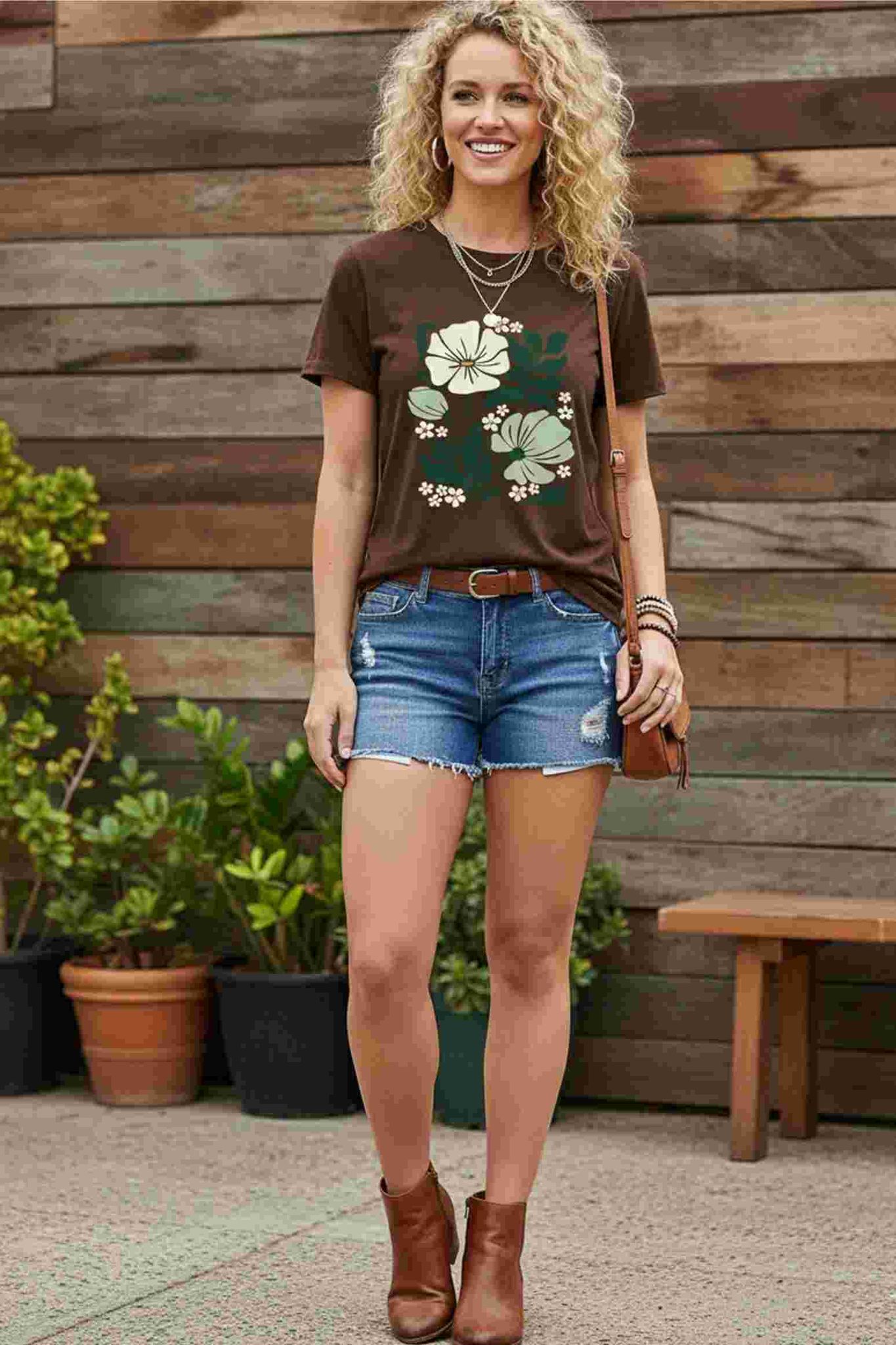 Women Botanical Graphic Regular Tee - L (Brown)