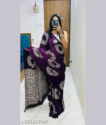 Bhuwal Fashion Crepe Printed Regular Saree With Unstitched Blouse Piece ( Wine )