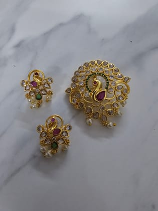 Grand Peacock Golden Locket Set-Red-Green-White / Gold Plated / Free Size