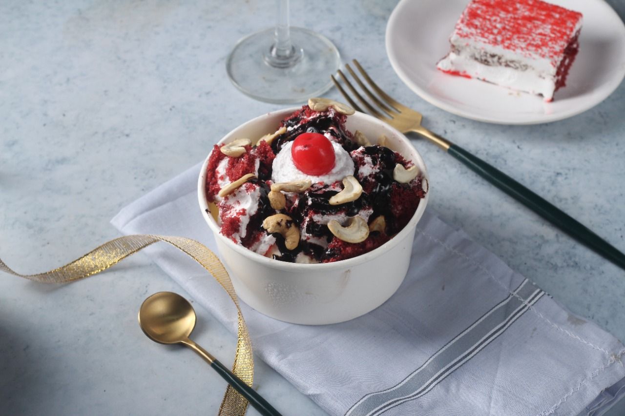 Red velvet sundae