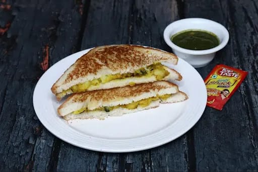 Aloo Sandwich [4 Pieces] With Chutney
