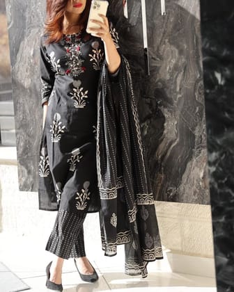 Black Handwork Embroidered Kurta Set with Malmal Dupatta Black Handwork Embroidered Kurta Set with Malmal Dupatta