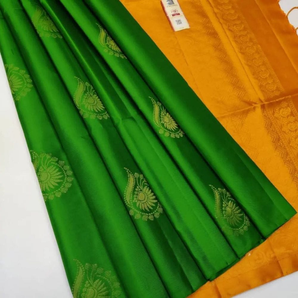 Women's Borderless Kanjivaram Silk Sarees with Unstitched Blouse (Green)