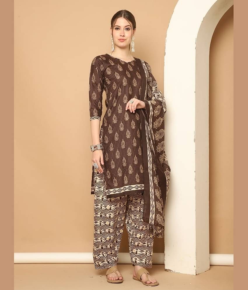 wonder weave Women Cotton Blend Printed Straight Kurti With Patiala Salwar ( Brown )