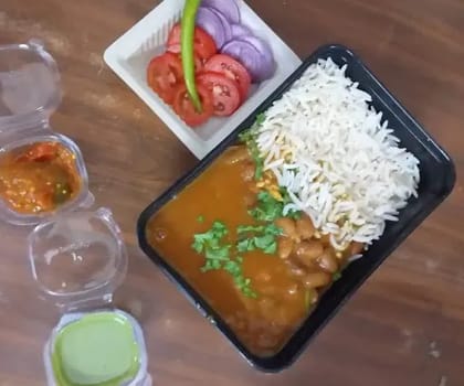 Rajma With Chawal [1 Bowl, 750 Ml]