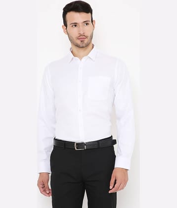 Maharaja - White Cotton Blend Slim Fit Men's Formal Shirt ( Pack of 1 )