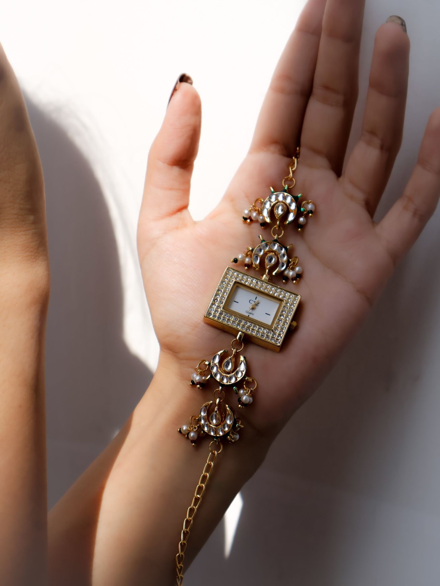 Piscine Kundan Wrist Watch-Gold