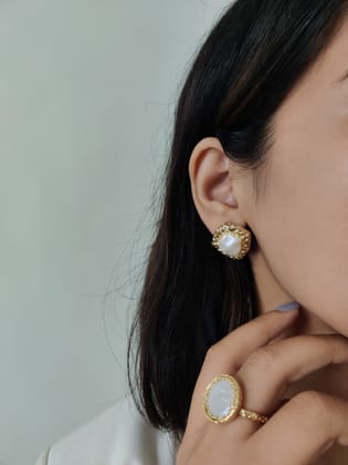 Pearl Hammered Studs