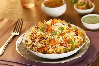 Paneer Tikka Biryani With Raita
