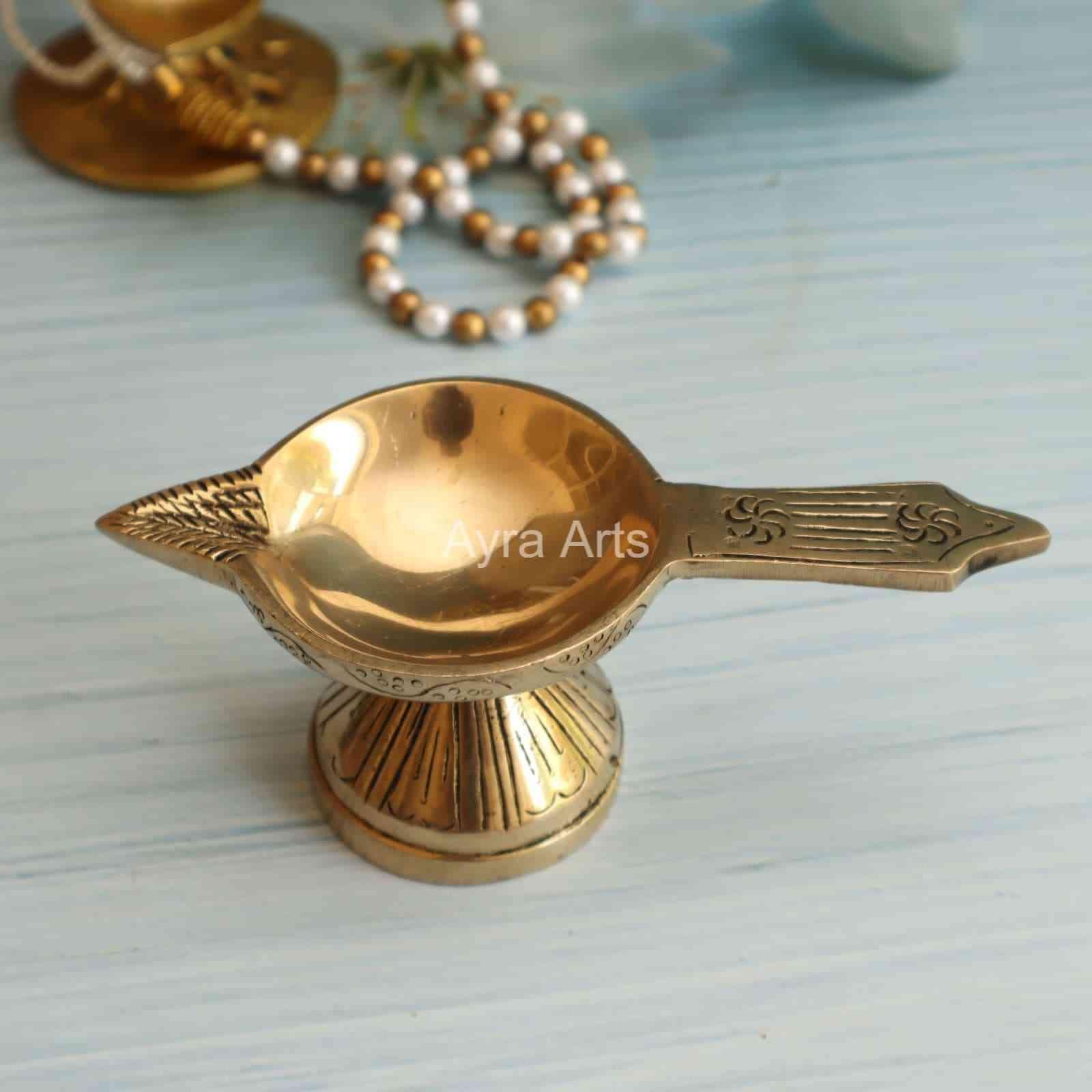 Brass Aarti Diya Ekarti with Handle - 2.2 Inch Height