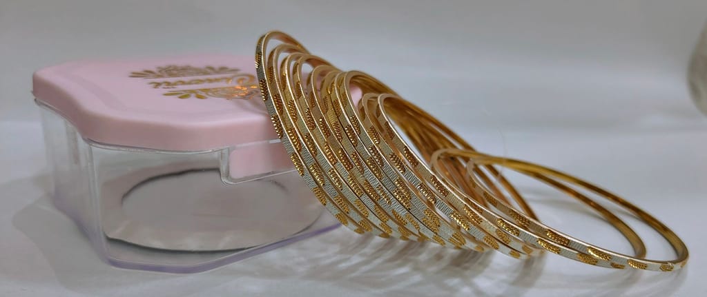 Gold plated Textured Bangle Set