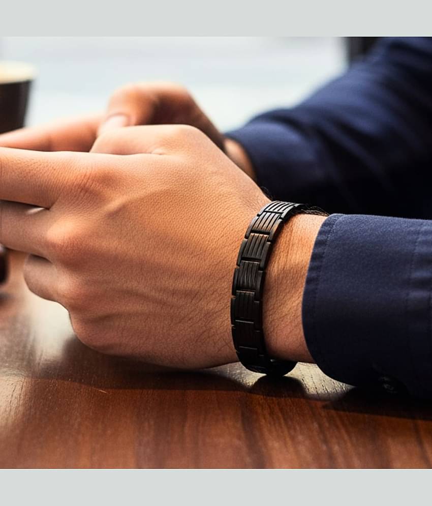 Style Wind Black Bracelet ( Pack of 1 )