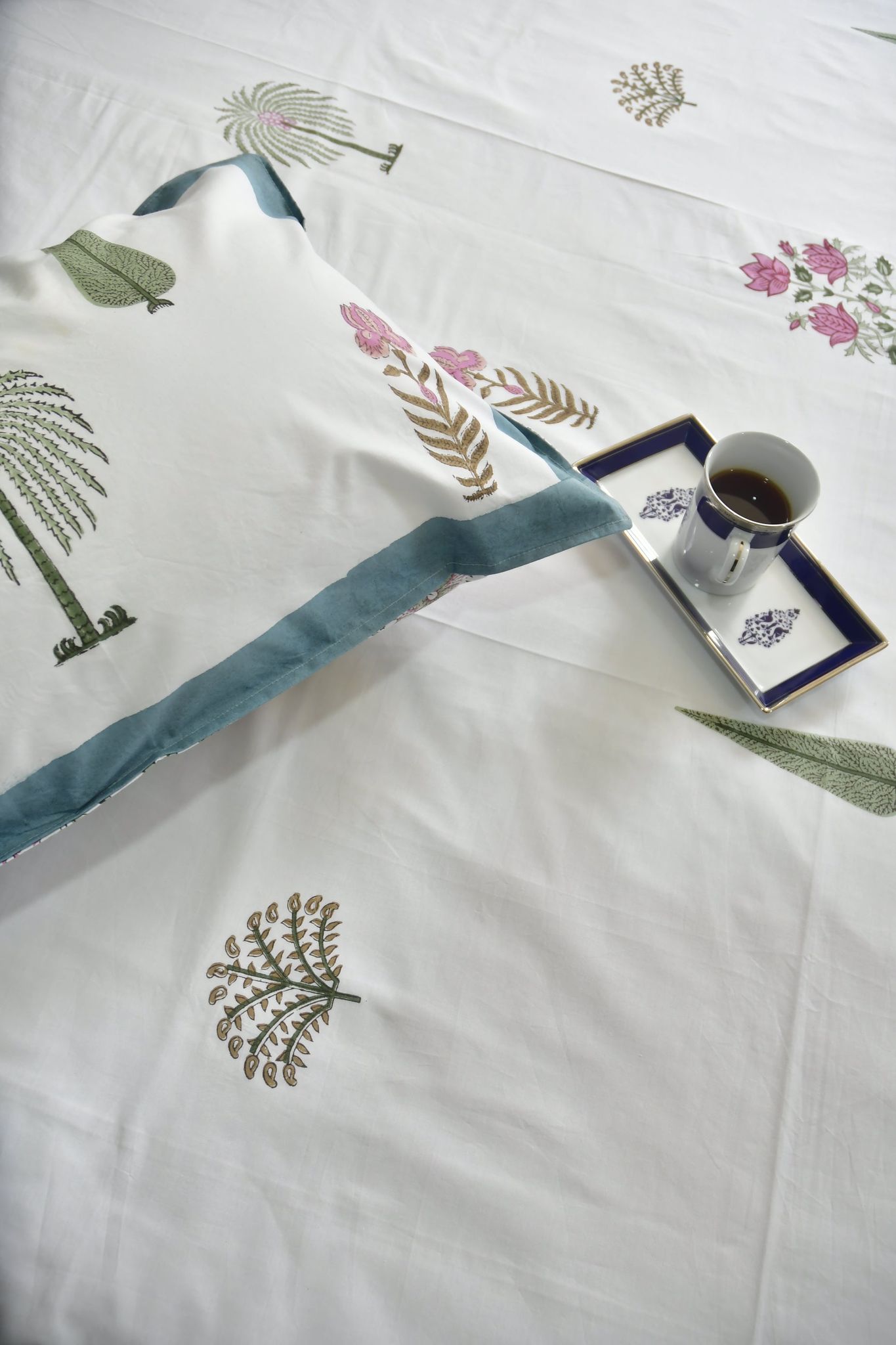 Floral Bliss Bedsheet: Jaipur Elegance, Soft Comfort - Super King (108 x 108) inches bedsheet