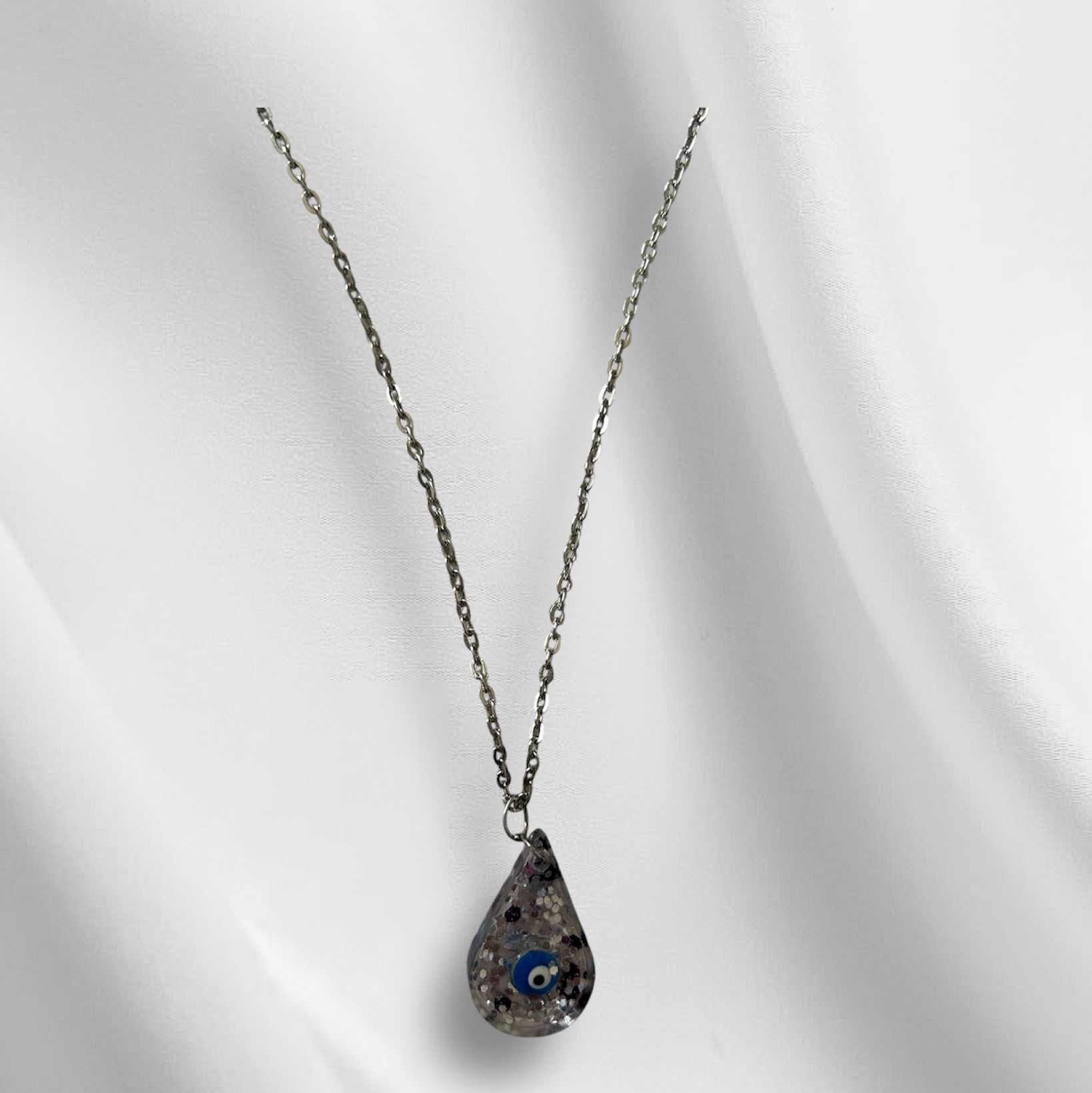 Resin pendent