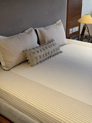 KRI India The Minimalist Beige Ivory Plaid Bedsheet Set | Wash & Care | 100% Cotton | Handcrafted in India. 100% organic & natural.