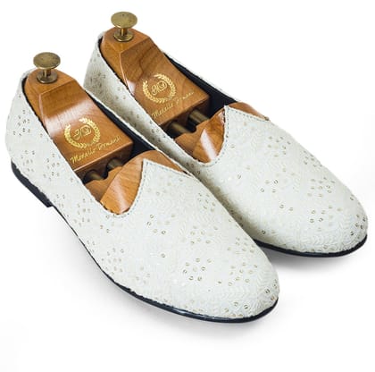 Hyderabadi Juttis (Limited Edition)-EU 43 / UK 9 / Off White