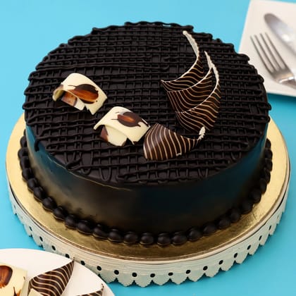 Rich Chocolate Splash Cake 1 Kg Eggless