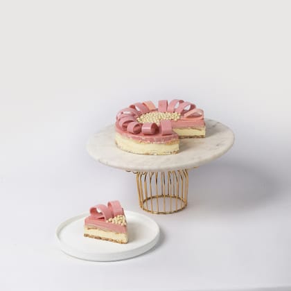 STRAWBERRY GELATO CAKE