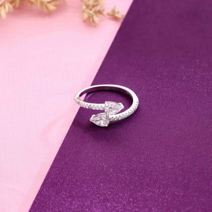 Minimalistic Embrace of Love Silver Ring-White Stone / Silver / US 5 (15.6 mm Diameter)