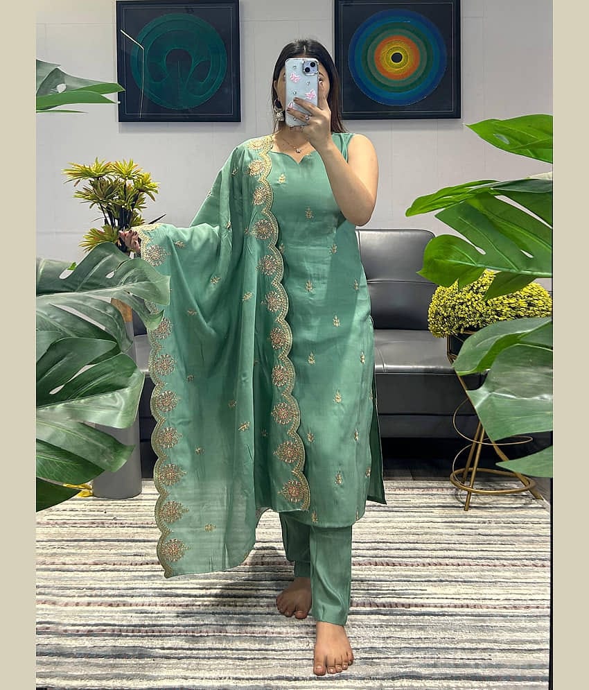 Trijal Fab Women Cotton Blend Embroidered Straight Kurti With Pants ( Green )
