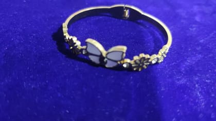 Fashion Gold Plated Stainless Steel Openable Crystal Bracelet | Cuff Bangle |