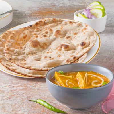 Shahi Paneer With Roti & Salad