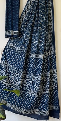 Hand block printed cotton mul saree with blouse.....Size 6.5 with blouseNatural dye n colourPure cotton (92*80)Pure hand ( without skrin chemical),,