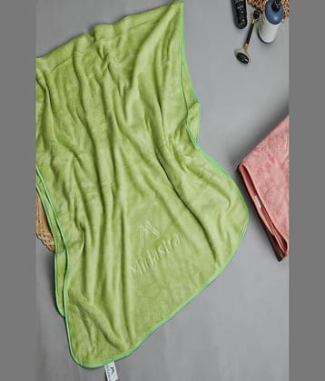 Midastra Pack of 1 Microfibre 500 -GSM Bath Towel ( Green )