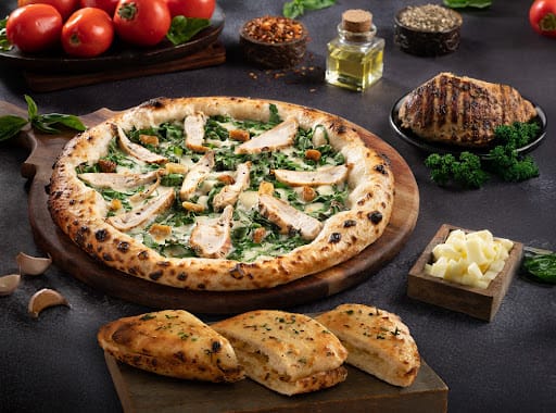 Sourdough Grilled Chicken & Spinach Pizza(4 Slice) + Mini Garlic Bread
