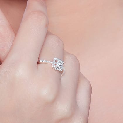 92.5 silver zircon floral ring