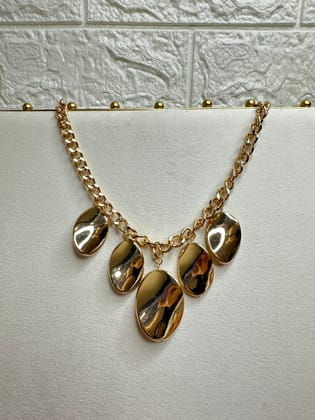 Veil of Glamour Neckpiece