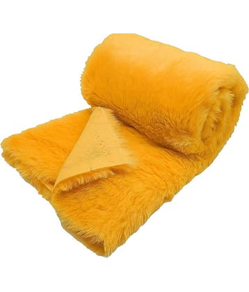 PRANSUNITA Super Soft Golden Yellow Fur Cloth, Size 38" x 32", Hair Length 2 cm, Used for Dresses, Home Furnishing, Soft Toys Making, Jackets Etc (GOLDEN YELLOW)