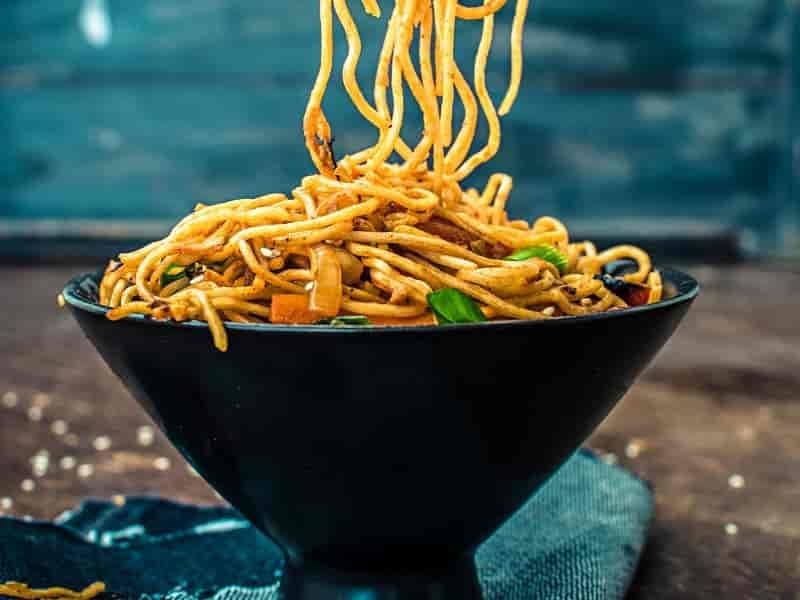Schezwan noodles (750 ml)