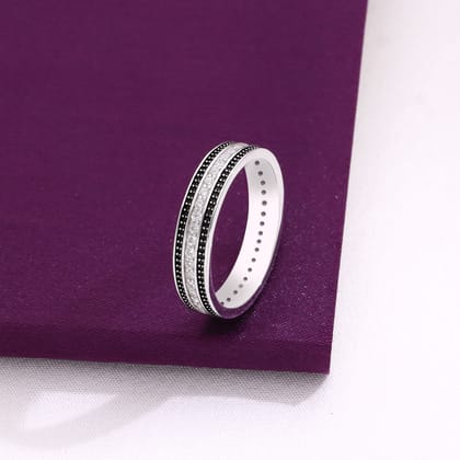 Men's Royal Finesse Zircon Silver Band-White Stone / Silver / US 8 (18.2 mm Diameter)
