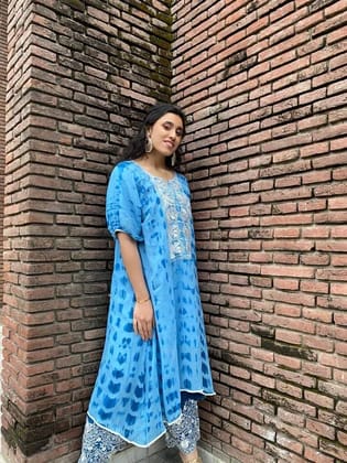 Shibori Garb in blues