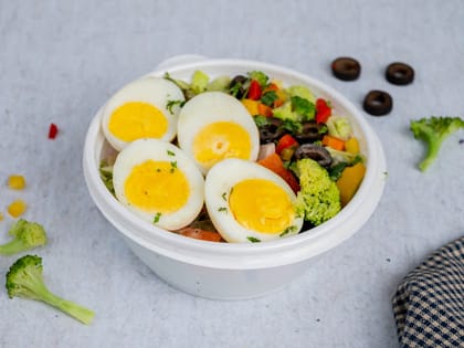 Egg and Veggies Salad bowl