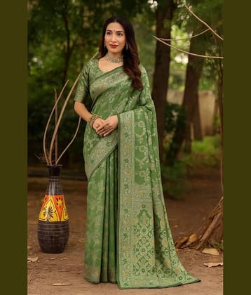 Today Deal Silk Woven Design Banarasi saree With Unstitched Blouse Piece ( Light Green )